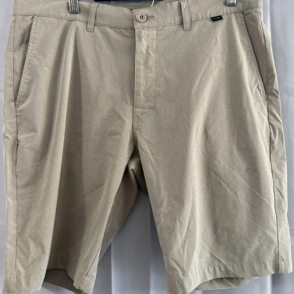 Travis Mathew Mens Beck Golf Performance Shorts Beige Tan 36